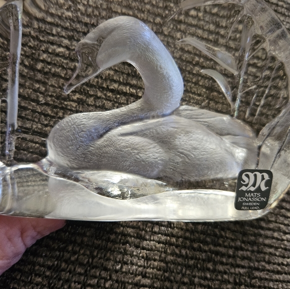 Mats Jonasson Swedish Signed Glass Swan Paperweight - Picture 11 of 12